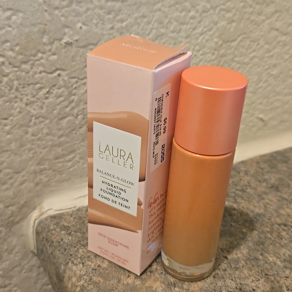 Laura Geller hydrating liquid foundation medium Nwot